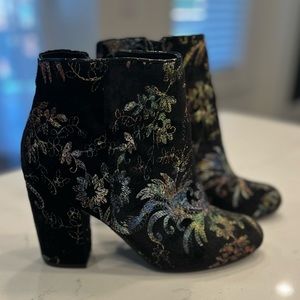 Velvet Embroidered Boots by Kate Gray Size 8